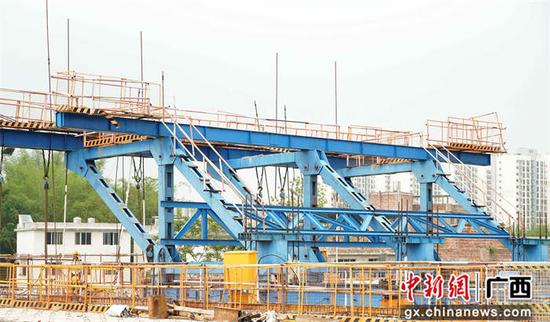 贺州东鹿大桥即将完成全面合龙