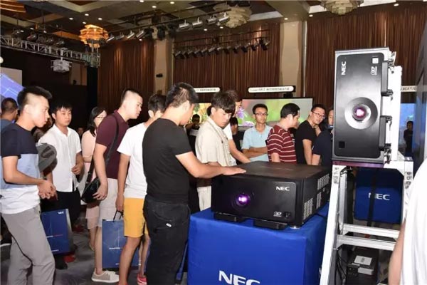 重拳出“激”NEC工程机巡展登陆太原