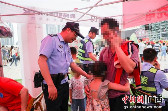 儿童“三月三”文旅活动走失 南宁武鸣警方助其找到家人