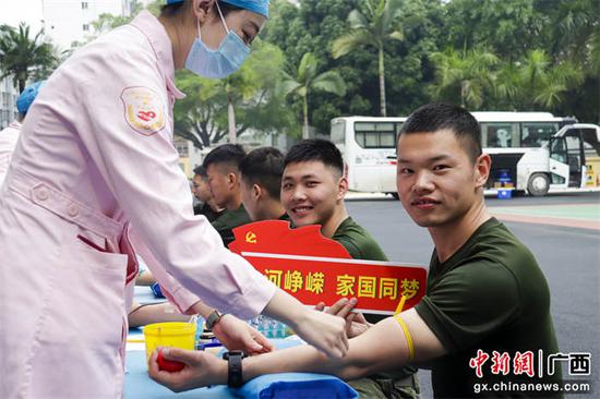 梧州武警官兵献血8万余毫升 为血库“补血”护佑生命