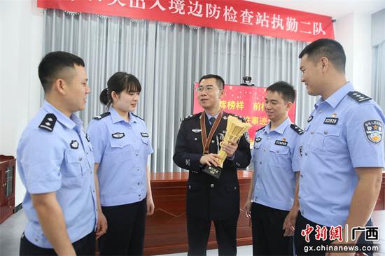 水口关出入境边防检查站开展先进事迹主题宣讲