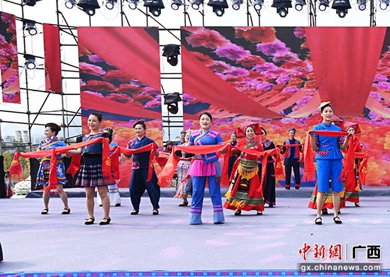 广西环江：毛南山乡多彩活动乐嗨“三月三”
