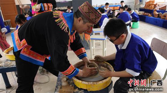 贺州举办多彩民族特色活动 传统文化沁润童心