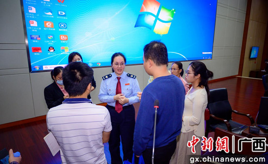 南宁良庆区税务局加强个税汇算清缴培训 助辖区教师尽享改革红利