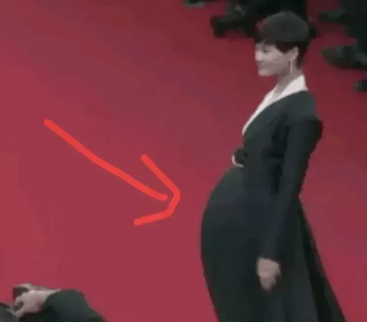 李宇春疑似怀孕？网友：风太不正经了