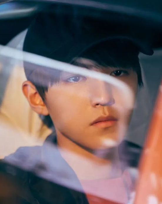 太“沸”了！张译、王俊凯主演《重生之门》刚定档热搜就沸腾了