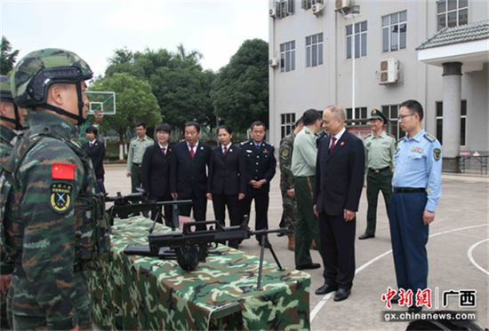 广西军地检察机关联合开展全民国家安全教育日普法宣传进军营活动