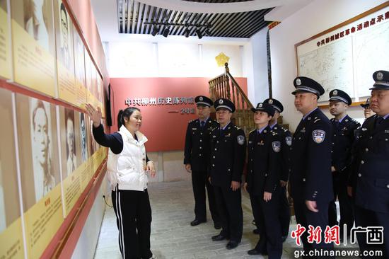 柳州出入境边防检查站政治轮训班开主题党日活动