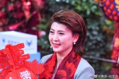 闫学晶将接棒出演新版“谢大脚”？网曝“乡爱宇宙”迎来新女主，剧组暂未回应