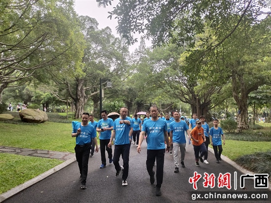 千人亲子潮流趣味健步走助力南宁创建全国禁毒示范城市