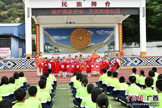 兴业县：“沉浸体验式”国家安全教育进校园