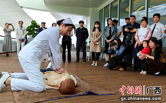 “白衣天使”走进景区“送健康” 助力桂林文旅复苏