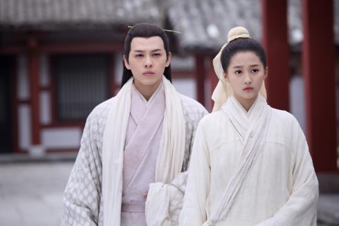 《凤囚凰》开播 洪尧化身才子恋上关晓彤