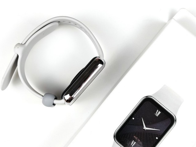 小米手环8 Pro评测：更Pro更时尚 媲美手表80%体验