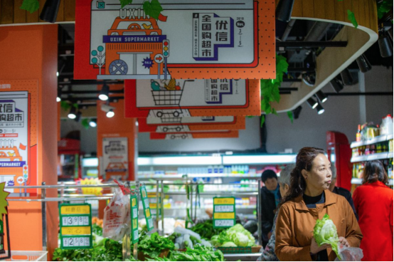 西安超市变身“差价展”，优信引领二手车全国购新时代