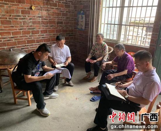 巴马县立德村驻村工作队扎实推进乡村振兴工作