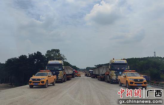 南宁沙井至吴圩高速公路预制标箱梁运输工作圆满收官