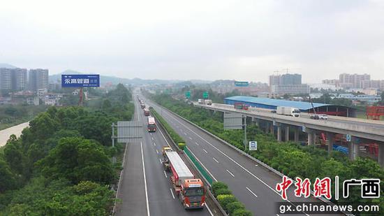 南宁沙井至吴圩高速公路预制标箱梁运输工作圆满收官