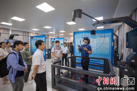 中国铁路国际有限公司泰国分公司到柳铁职院调研