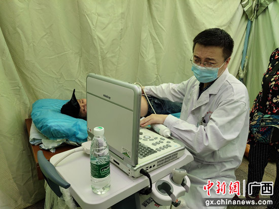 自治区南溪山医院携手龙胜医联体开展义诊活动