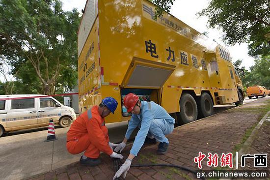 崇左供电局快速响应鏖战汛期 确保高考供电万无一失