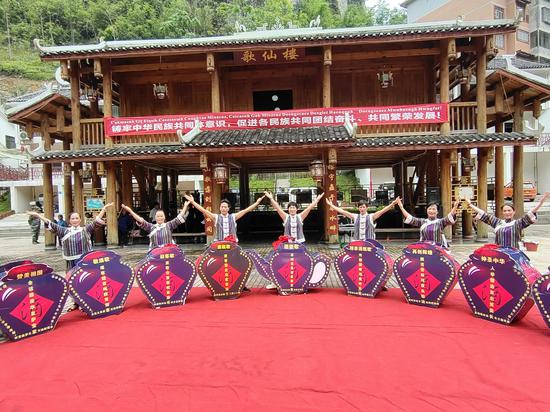 南宁市举行“党的民族政策在南宁市民族乡的实践”媒体集中采访报道活动