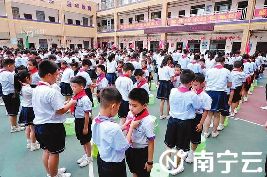 南宁：童心向党庆百年 红色基因代代传