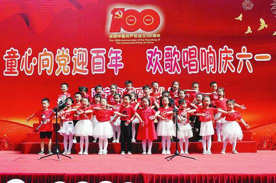 南宁：童心向党庆百年 红色基因代代传