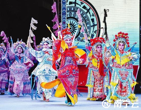 南宁：童心向党庆百年 红色基因代代传