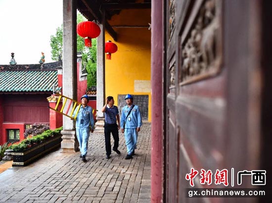 广西恭城：电力与瑶乡同美（图）
