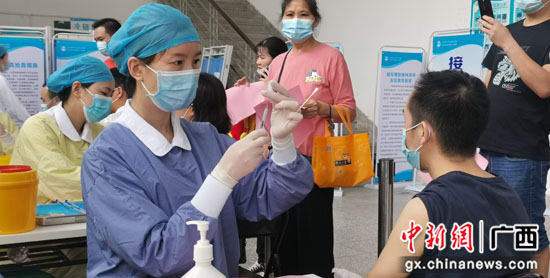 南溪山医院为群众接种新冠疫苗突破3万人次