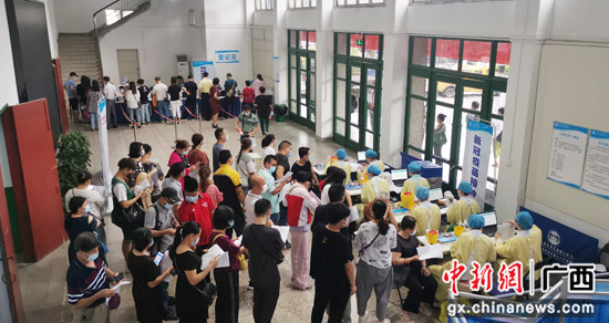 南溪山医院为群众接种新冠疫苗突破3万人次