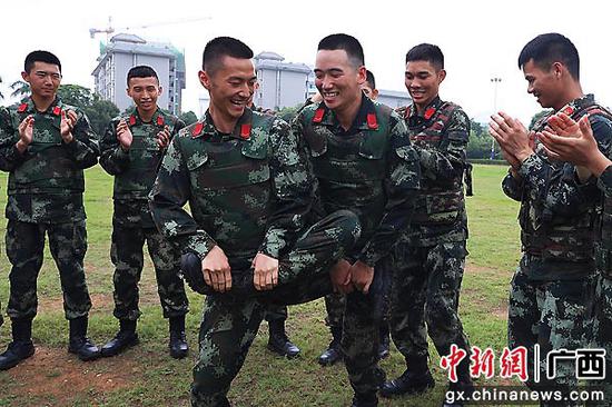 广西南宁武警官兵快乐练兵进行时