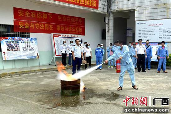 崇左供电公司开展消防技能培训暨应急疏散演练