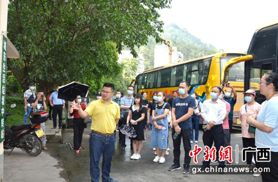 河池爱国卫生运动委赴巴马调研 多县将申创国家卫生县城