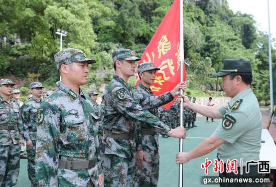 广西壮族自治区南溪山医院举行民兵点验大会