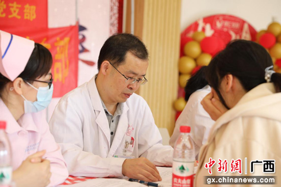 党建融合办实事 联合守护母婴健康