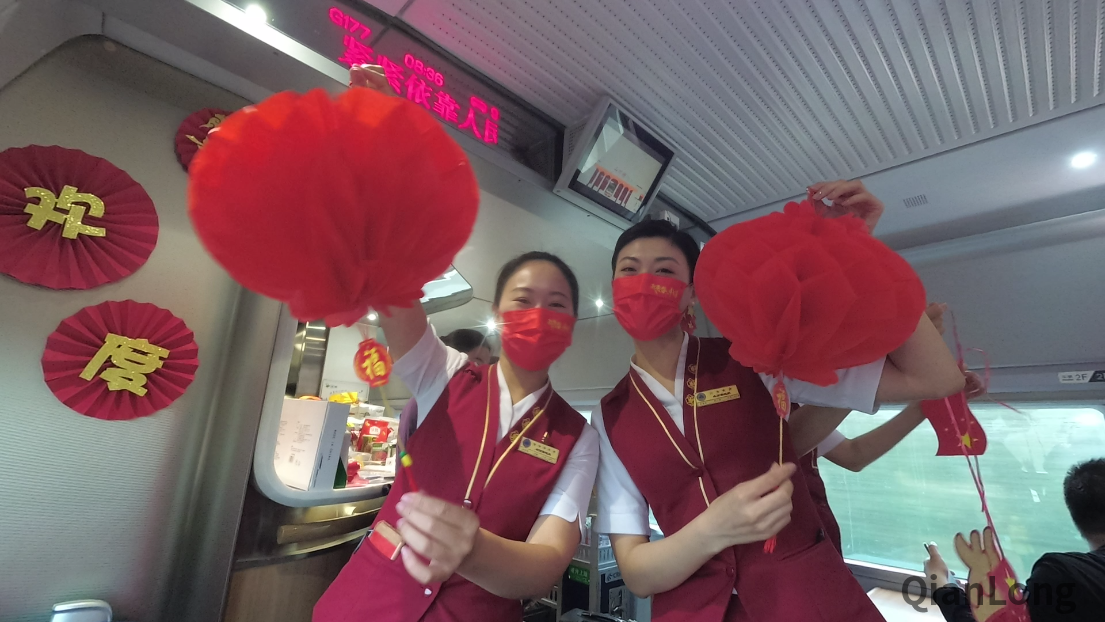 视频|京沪高铁G177次列车“快闪联欢”温暖乘客国庆旅程