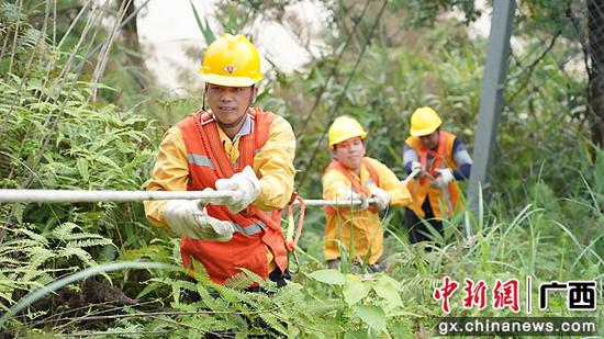 玉林工务段多措并举推进党史学习教育走深走实