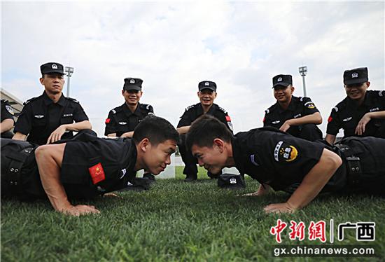 贺州平桂公安创新应急处突训练方式