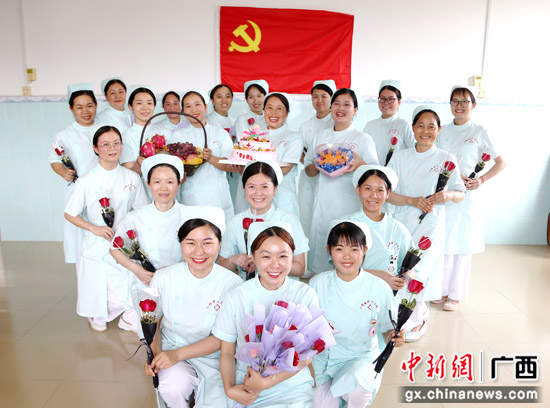 广西平乐县开展庆祝“5.12”护士节系列活动