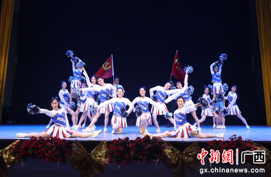 南溪山医院举办国际护士节颁奖晚会暨职工健美操大赛