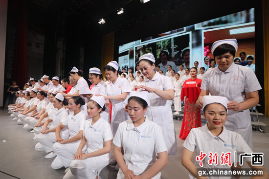 南溪山医院举办国际护士节颁奖晚会暨职工健美操大赛