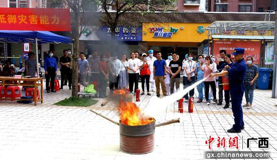 广西-东盟经开区开展防灾减灾技能演示 增强市民安全意识