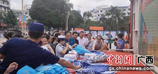 巴马开展防灾减灾日宣传活动