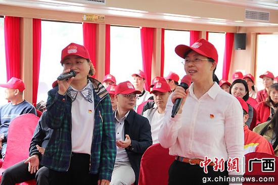 通讯：刻印在“世界屋脊”上的“青春足迹”