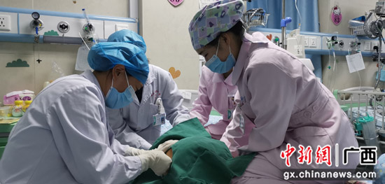 劳动者最光荣 “五一”假期桂林医务人员坚守岗位