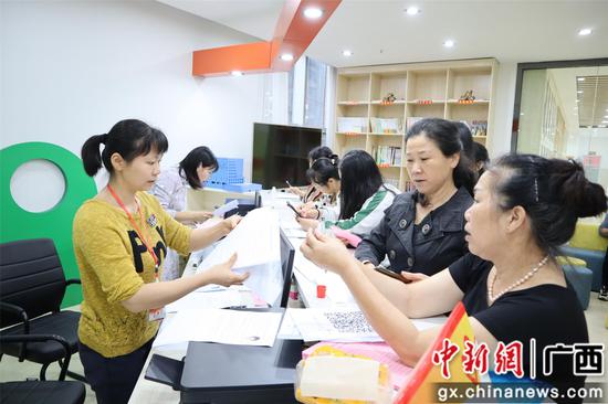 横县开展公益培训让群众在家门口享受优质文化服务