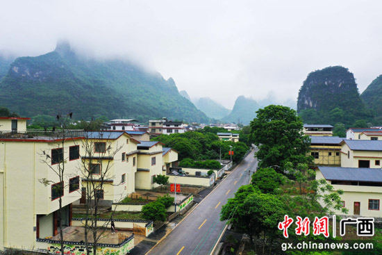 桂林阳朔县党史教育助力乡村振兴 改善人居环境