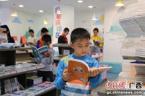 广西平乐县启动2021年全民阅读活动暨“绿书签行动”